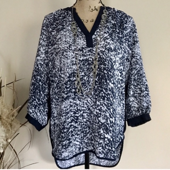 •Willi Smith• contrast trim print top {B32} - Picture 1 of 5